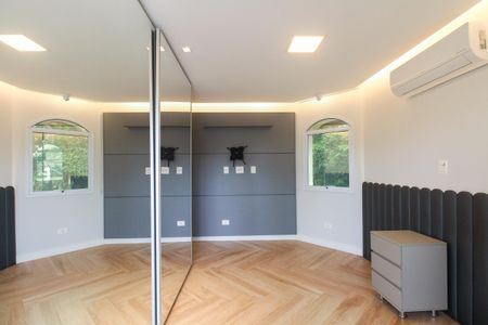 Casa de condomínio à venda com 320m², 7 quartos e 2 vagas Casa de condomínio à venda com 320m², 7 quartos e 2 vagasSuíte 5