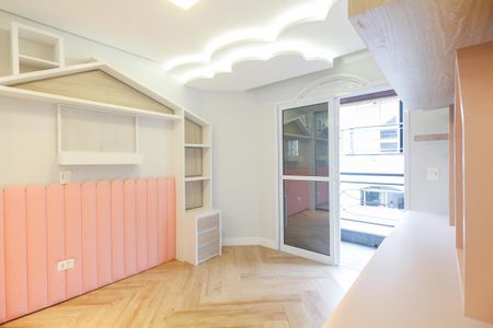 Casa de condomínio à venda com 320m², 7 quartos e 2 vagas Casa de condomínio à venda com 320m², 7 quartos e 2 vagasSuíte 3