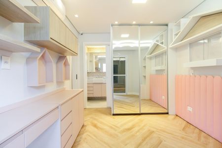 Casa de condomínio à venda com 320m², 7 quartos e 2 vagas Casa de condomínio à venda com 320m², 7 quartos e 2 vagasSuíte 3