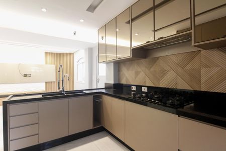 Casa de condomínio à venda com 320m², 7 quartos e 2 vagas Casa de condomínio à venda com 320m², 7 quartos e 2 vagasCozinha