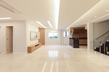 Casa de condomínio à venda com 320m², 7 quartos e 2 vagas Casa de condomínio à venda com 320m², 7 quartos e 2 vagasSala