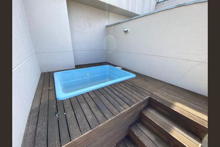 Apartamento à venda com 115m², 2 quartos e 1 vagaPiscina