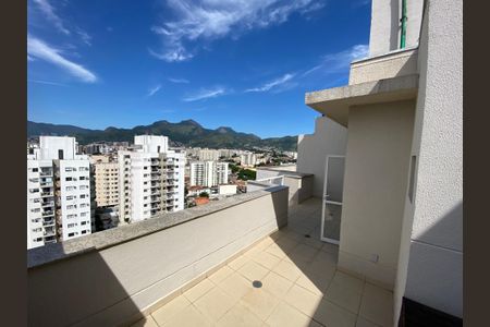 Apartamento à venda com 115m², 2 quartos e 1 vagaVaranda