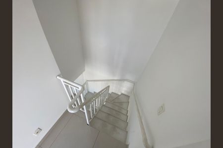 Apartamento à venda com 115m², 2 quartos e 1 vagaEscada