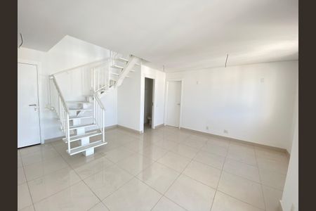 Apartamento à venda com 115m², 2 quartos e 1 vagaSala
