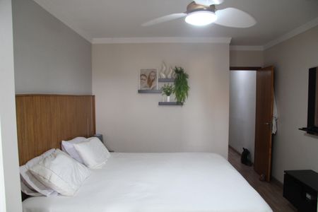 Casa à venda com 175m², 3 quartos e 4 vagasSuíte 01