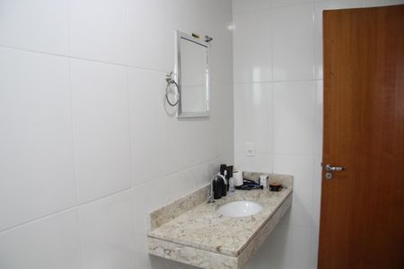 Casa à venda com 175m², 3 quartos e 4 vagasBanheiro da Suíte 3
