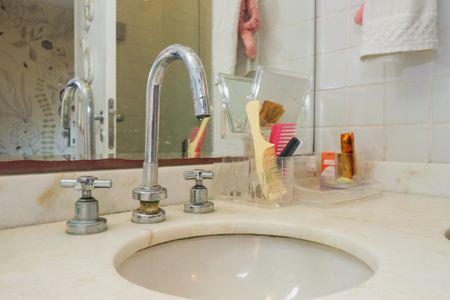 Apartamento à venda com 173m², 3 quartos e 3 vagasBanheiro da Suíte 2