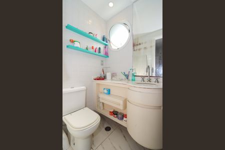 Apartamento à venda com 173m², 3 quartos e 3 vagasBanheiro da Suíte 2