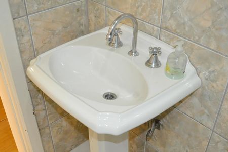Casa à venda com 105m², 2 quartos e 1 vaga Casa à venda com 105m², 2 quartos e 1 vagaBanheiro Social