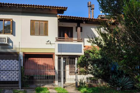 Casa à venda com 105m², 2 quartos e 1 vaga Casa à venda com 105m², 2 quartos e 1 vagaFachada
