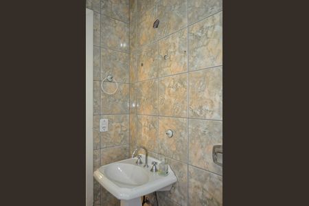 Casa à venda com 105m², 2 quartos e 1 vaga Casa à venda com 105m², 2 quartos e 1 vagaBanheiro Social