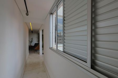 Apartamento à venda com 135m², 3 quartos e 2 vagas Apartamento à venda com 135m², 3 quartos e 2 vagasCorredor