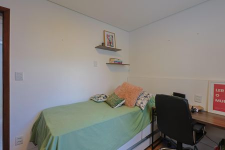 Apartamento à venda com 135m², 3 quartos e 2 vagas Apartamento à venda com 135m², 3 quartos e 2 vagasQuarto 1