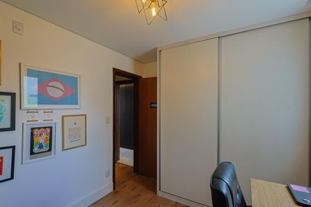 Apartamento à venda com 135m², 3 quartos e 2 vagas Apartamento à venda com 135m², 3 quartos e 2 vagasQuarto 2