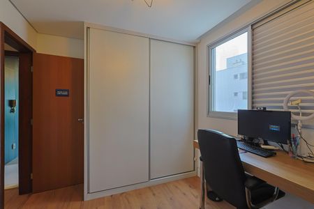 Apartamento à venda com 135m², 3 quartos e 2 vagas Apartamento à venda com 135m², 3 quartos e 2 vagasQuarto 2