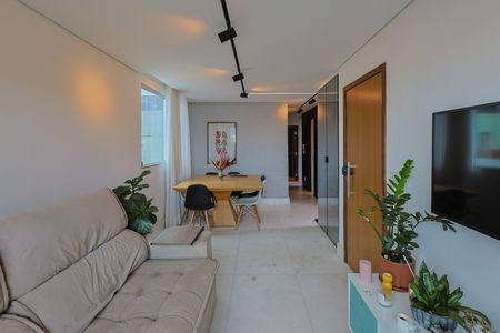 Apartamento à venda com 135m², 3 quartos e 2 vagas Apartamento à venda com 135m², 3 quartos e 2 vagasSala