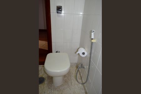 Apartamento para alugar com 389m², 3 quartos e 4 vagasBanheiro da Suíte 1