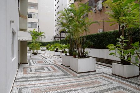 Apartamento para alugar com 389m², 3 quartos e 4 vagasLateral