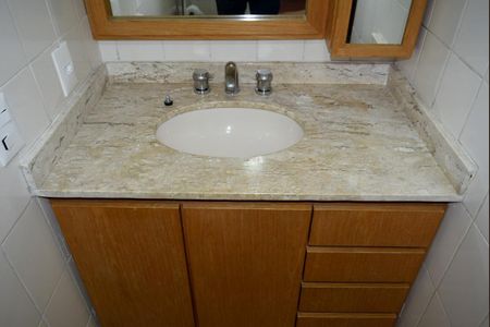 Apartamento para alugar com 389m², 3 quartos e 4 vagasBanheiro da Suíte 1