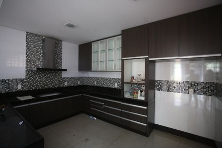 Casa para alugar com 720m², 4 quartos e 6 vagasÁrea comum