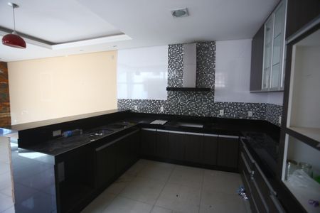 Casa para alugar com 720m², 4 quartos e 6 vagasÁrea comum