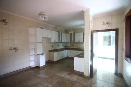 Casa para alugar com 720m², 4 quartos e 6 vagasCozinha