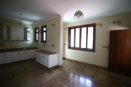 Casa para alugar com 720m², 4 quartos e 6 vagasCozinha