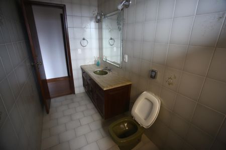 Casa para alugar com 720m², 4 quartos e 6 vagasBanheiro Social