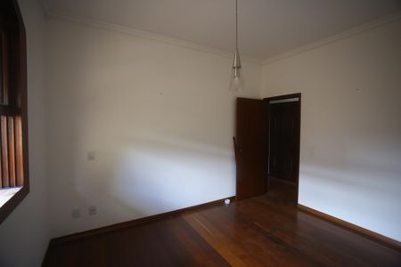 Casa para alugar com 720m², 4 quartos e 6 vagasQuarto 1