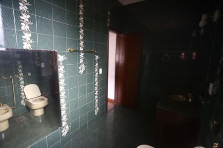 Casa para alugar com 720m², 4 quartos e 6 vagasBanheiro Suíte 2