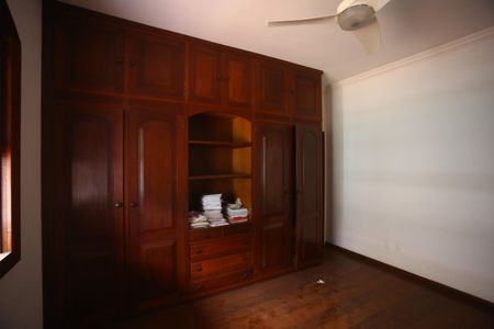 Casa para alugar com 720m², 4 quartos e 6 vagasSuíte 1