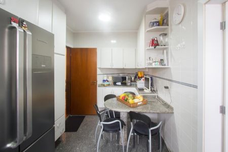 Apartamento para alugar com 163m², 4 quartos e 3 vagasCozinha