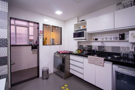 Apartamento à venda com 85m², 2 quartos e 1 vaga Apartamento à venda com 85m², 2 quartos e 1 vagaCozinha