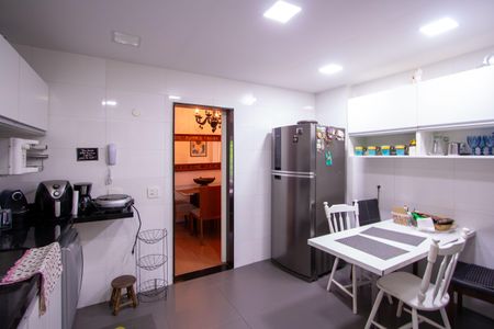 Apartamento à venda com 85m², 2 quartos e 1 vaga Apartamento à venda com 85m², 2 quartos e 1 vagaCozinha