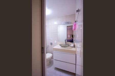 Apartamento à venda com 85m², 2 quartos e 1 vaga Apartamento à venda com 85m², 2 quartos e 1 vagaBanheiro da Suíte