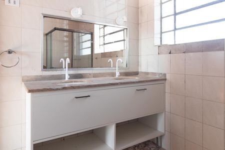 Apartamento à venda com 367m², 5 quartos e sem vagaBanheiro da Suíte 2