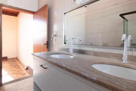 Apartamento à venda com 367m², 5 quartos e sem vagaBanheiro da Suíte 2