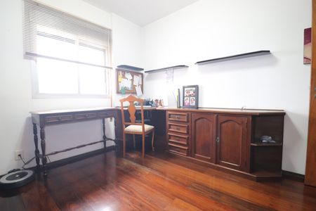 Apartamento à venda com 140m², 3 quartos e 2 vagasQuarto 2 suíte