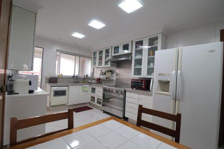 Apartamento à venda com 140m², 3 quartos e 2 vagasCozinha