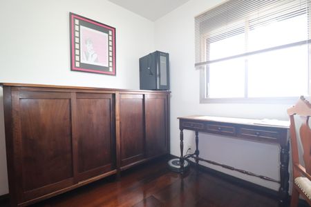 Apartamento à venda com 140m², 3 quartos e 2 vagasQuarto 2 suíte