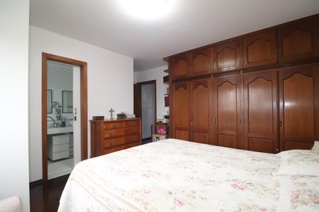 Apartamento à venda com 140m², 3 quartos e 2 vagasQuarto 1 suíte