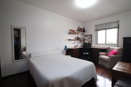 Apartamento à venda com 140m², 3 quartos e 2 vagasQuarto 3 suíte