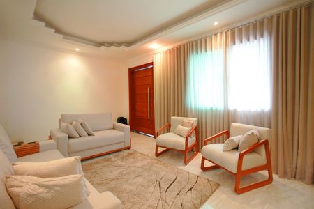 Casa à venda com 360m², 6 quartos e 3 vagasSala