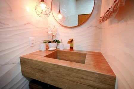 Casa à venda com 360m², 6 quartos e 3 vagasBanheiro