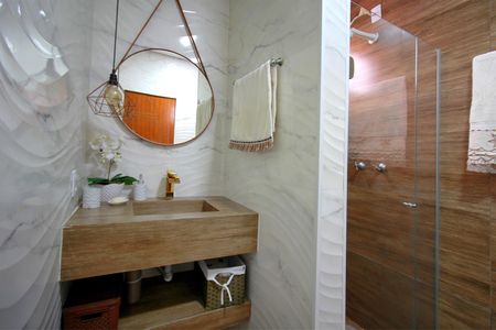 Casa à venda com 360m², 6 quartos e 3 vagasBanheiro