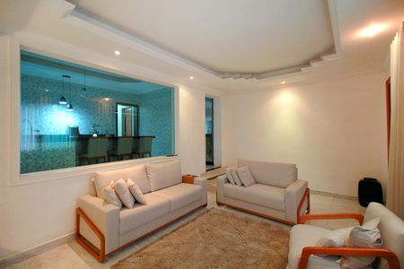 Casa à venda com 360m², 6 quartos e 3 vagasSala