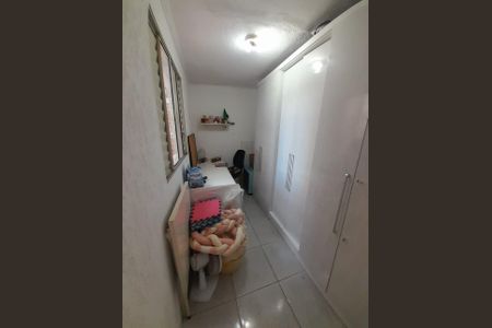 Casa à venda com 210m², 4 quartos e 2 vagas Casa à venda com 210m², 4 quartos e 2 vagasQuarto 4