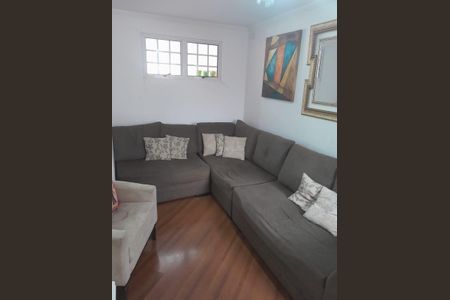 Casa à venda com 210m², 4 quartos e 2 vagas Casa à venda com 210m², 4 quartos e 2 vagasSala