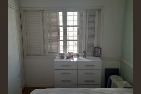 Casa à venda com 210m², 4 quartos e 2 vagas Casa à venda com 210m², 4 quartos e 2 vagasQuarto 1